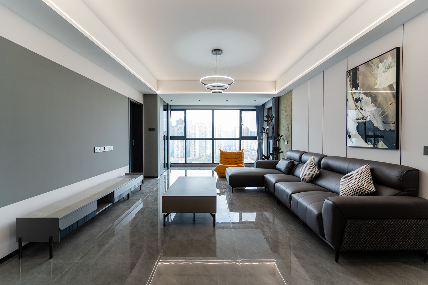 株洲家博整山水洲城小區(qū)134㎡  黑白灰現(xiàn)代風(fēng)格裝修賞析